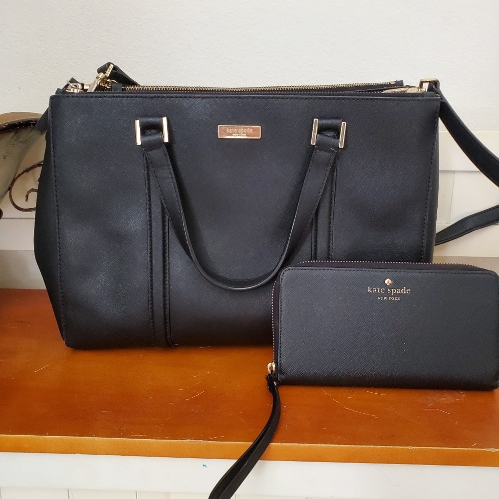 Kate Spade large Crossbody & Wristlet